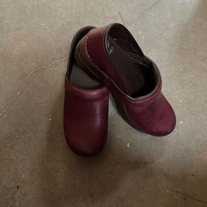 Women’s Dansko Professional Oiled Wine Leather size 36 (5.5-6)